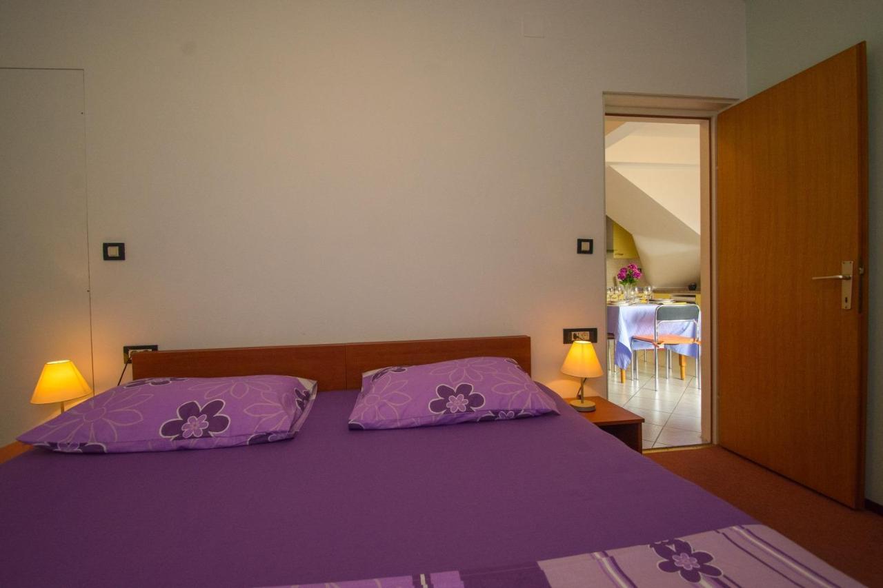 Apartments Marija - By The Sea Rogoznica  Bagian luar foto