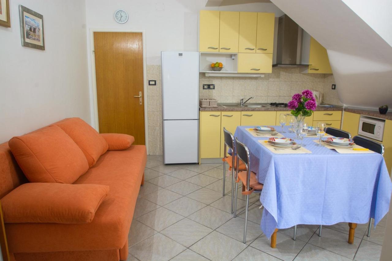 Apartments Marija - By The Sea Rogoznica  Bagian luar foto